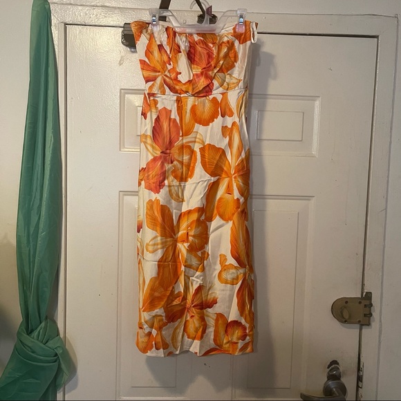Banana Republic Dresses & Skirts - ☀️☀️☀️Banana Republic Silk Strapless Dress